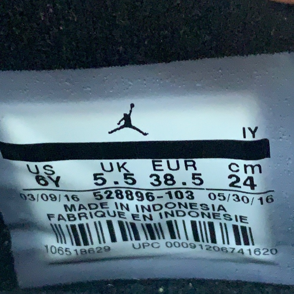 Nike Air Jordan 11 Low Retro Closing Ceremony Shoes - Picture 8 of 15
